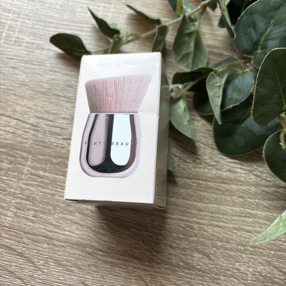 FENTY BEAUTY BY RIHANNA FACE & BODY KABUKI BRUSH #160 CUSTOM ANGLED DESIGN